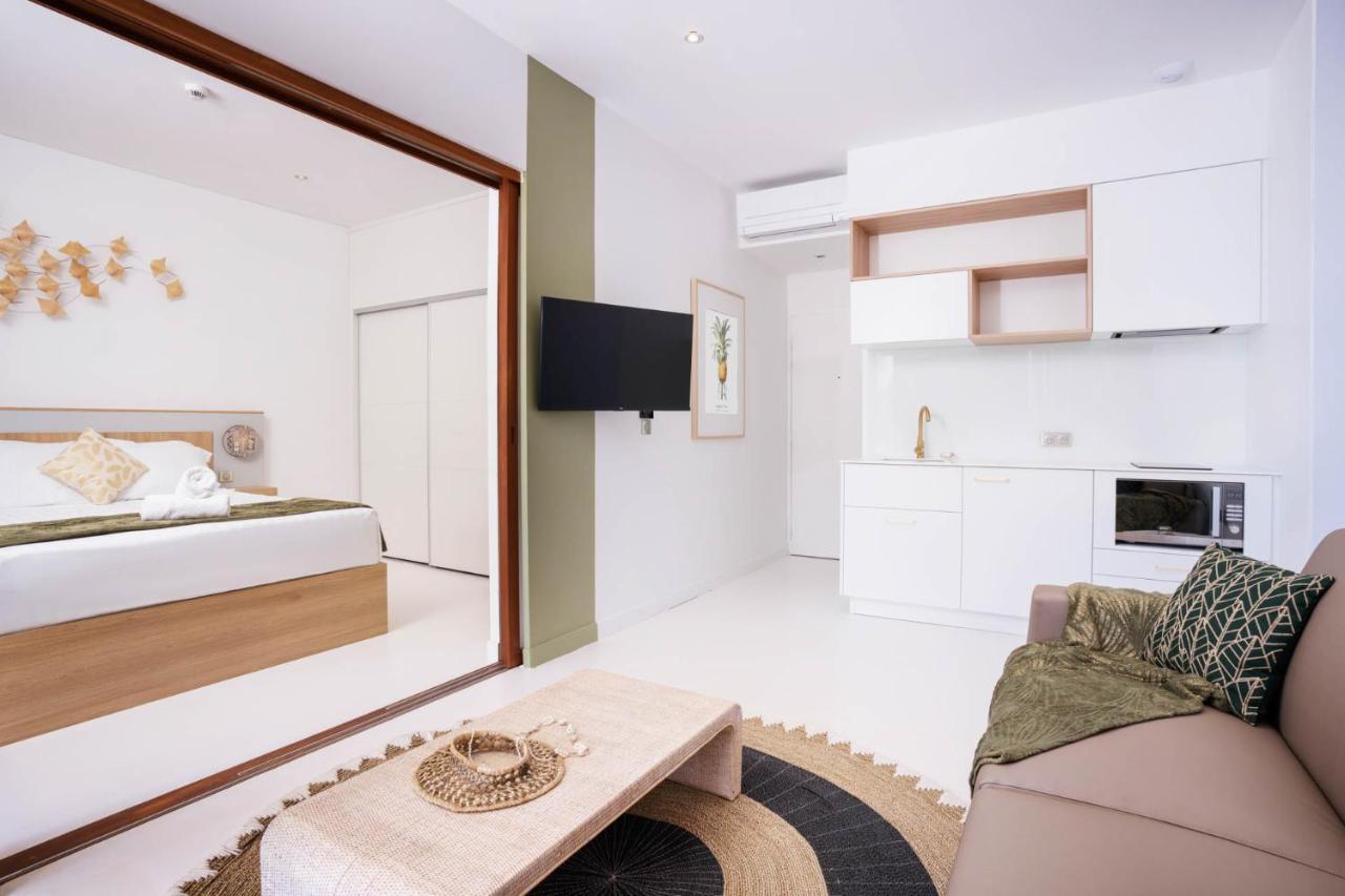 Cook'S Bay Hotel & Suites Paopao Εξωτερικό φωτογραφία