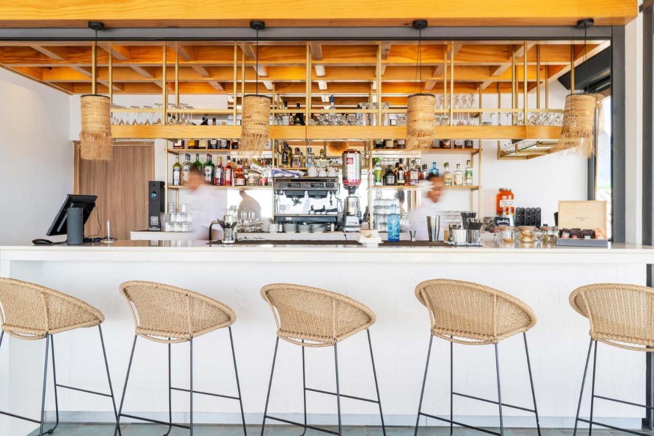 Cook'S Bay Hotel & Suites Paopao Εξωτερικό φωτογραφία