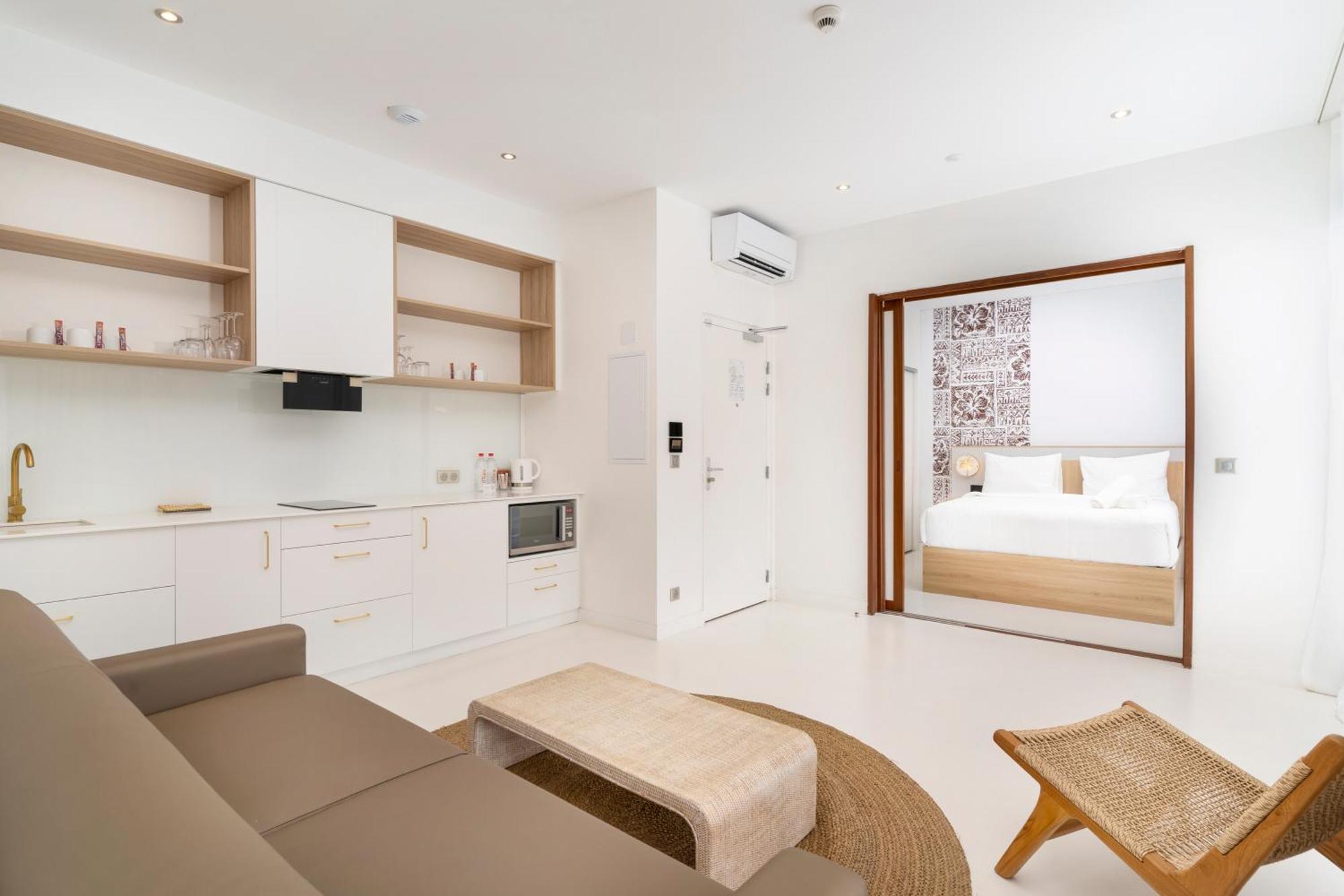 Cook'S Bay Hotel & Suites Paopao Εξωτερικό φωτογραφία