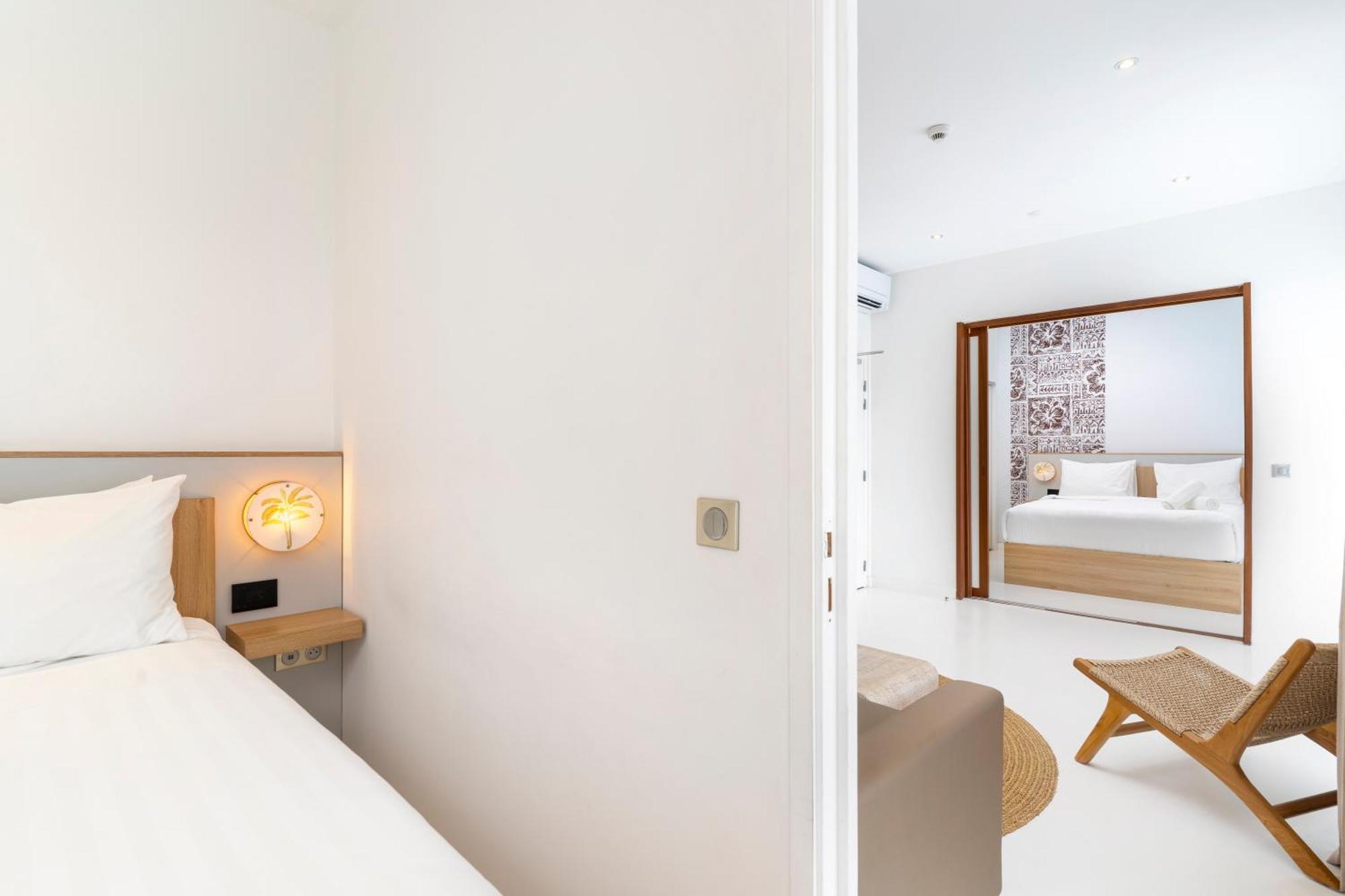 Cook'S Bay Hotel & Suites Paopao Εξωτερικό φωτογραφία
