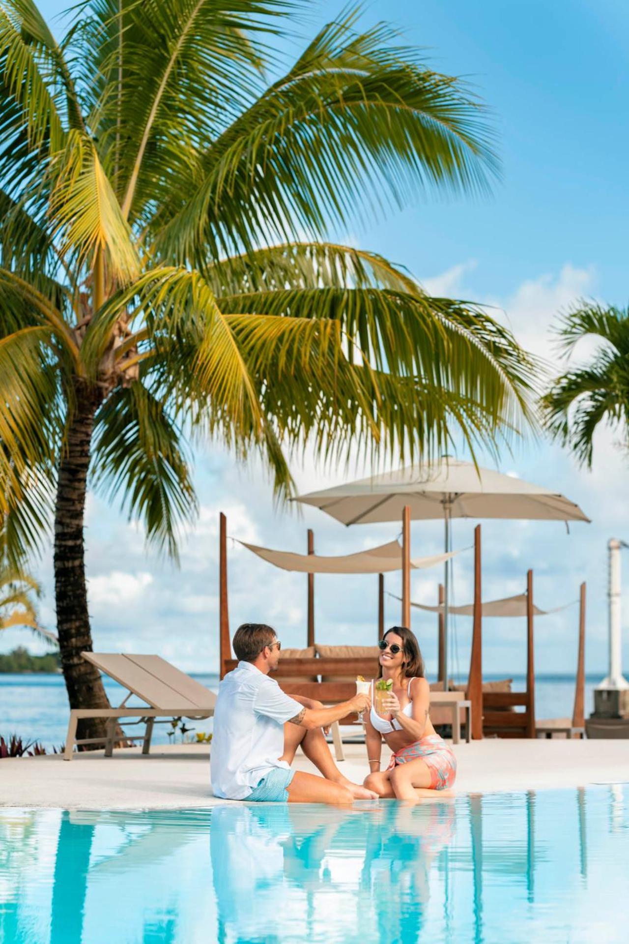 Cook'S Bay Hotel & Suites Paopao Εξωτερικό φωτογραφία