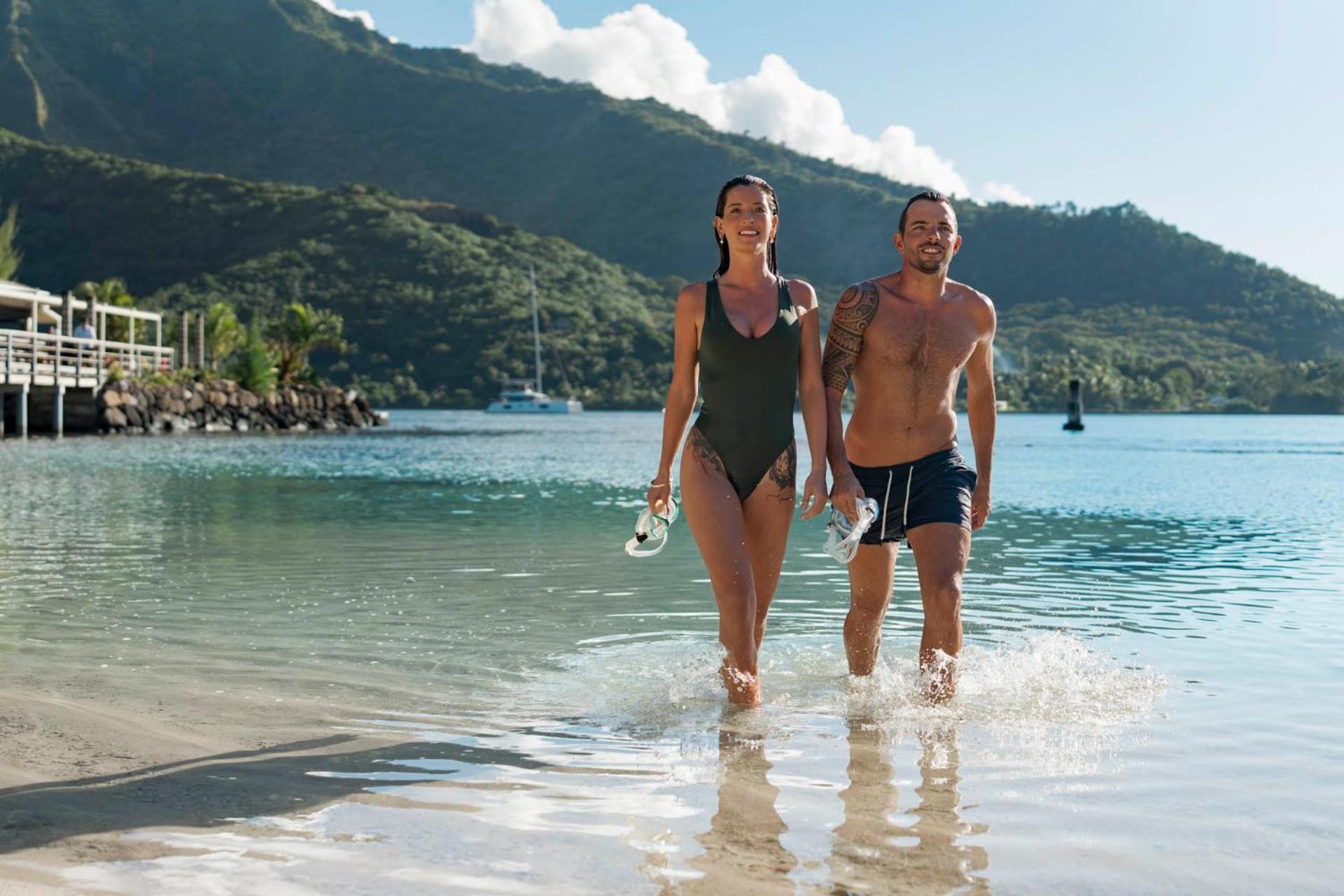 Cook'S Bay Hotel & Suites Paopao Εξωτερικό φωτογραφία