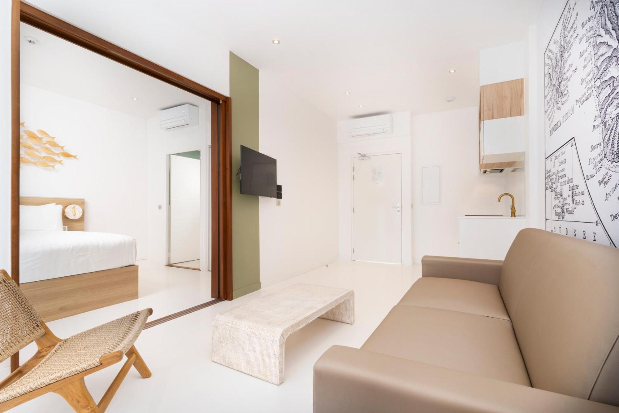 Cook'S Bay Hotel & Suites Paopao Εξωτερικό φωτογραφία