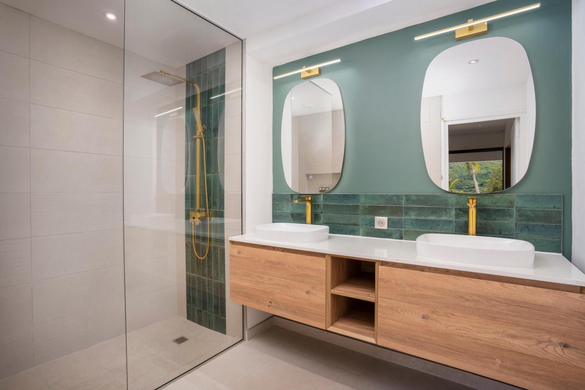 Cook'S Bay Hotel & Suites Paopao Εξωτερικό φωτογραφία