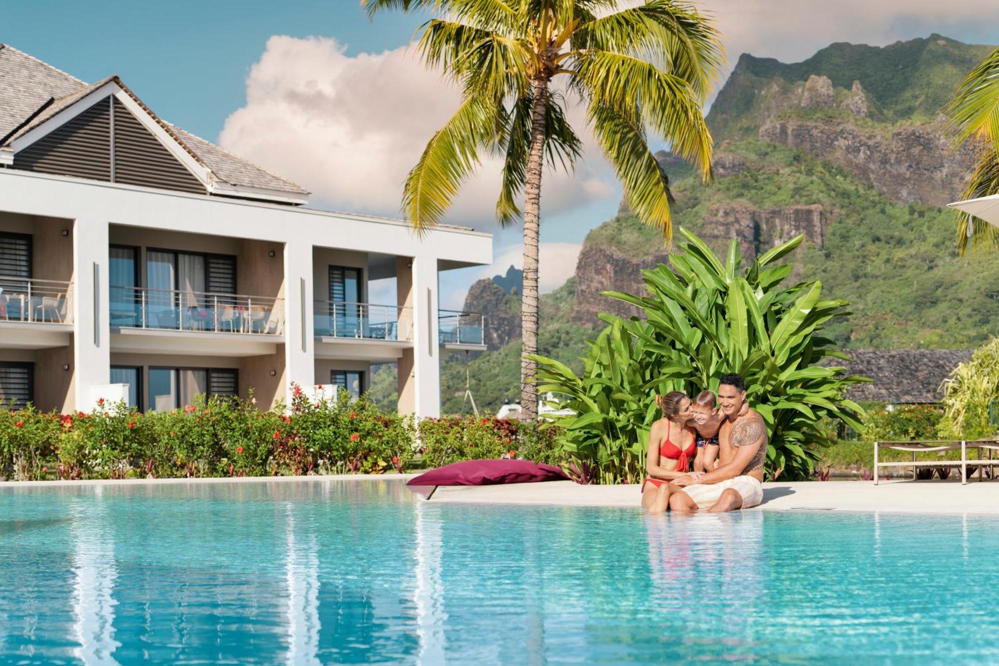Cook'S Bay Hotel & Suites Paopao Εξωτερικό φωτογραφία
